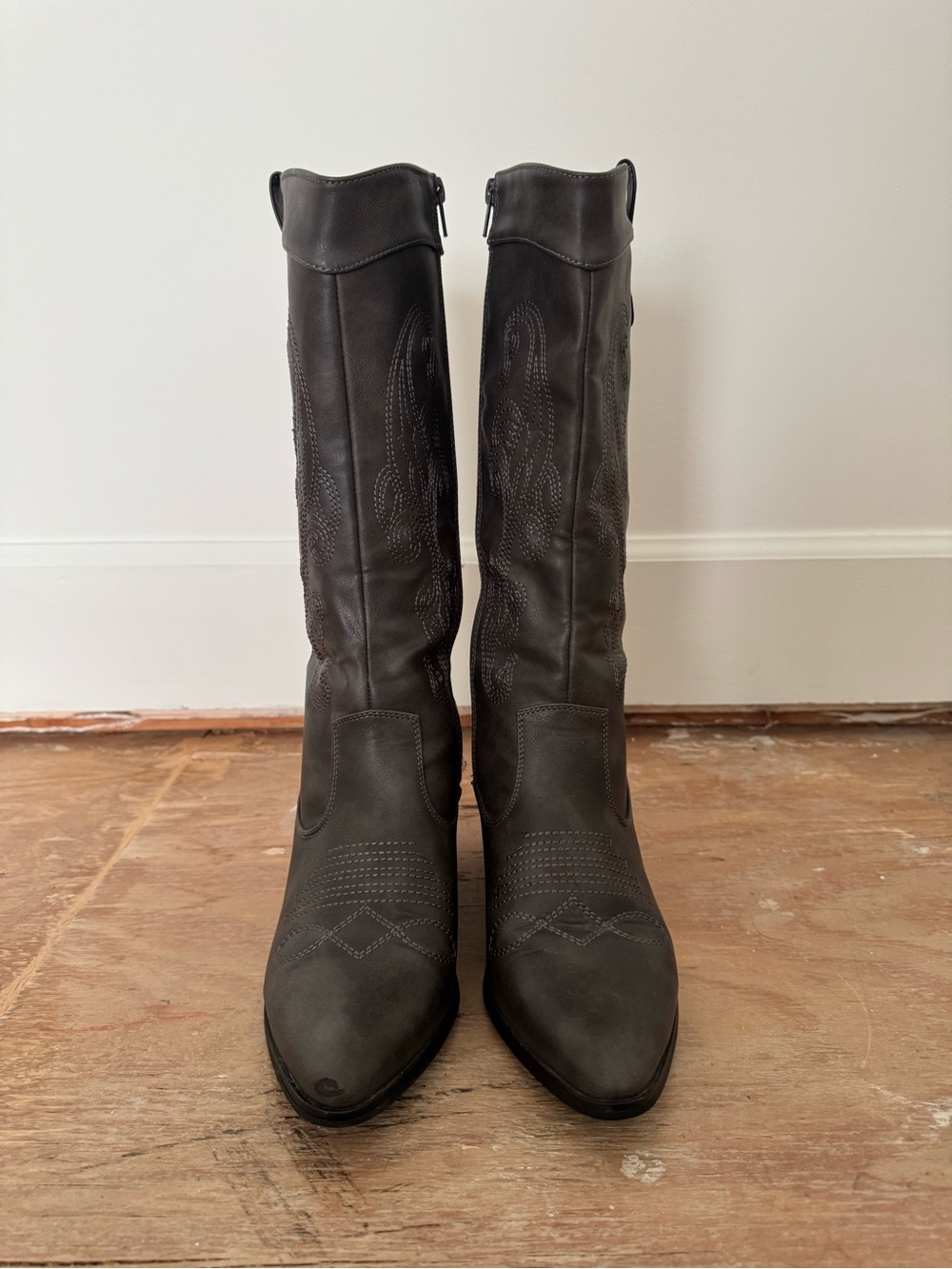 ASOS Tall Embroidered Western Boots - Black